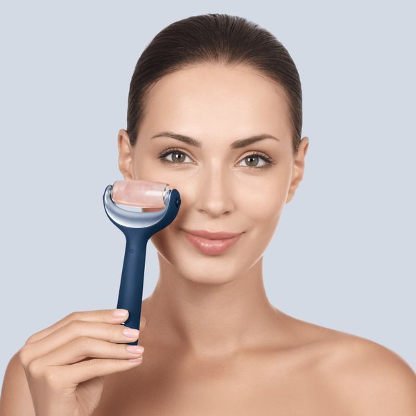 Ролер для голкової мезотерапії обличчя та тіла GESKE MicroNeedle Face&Body Roller 9в1 midnight HB0213 фото