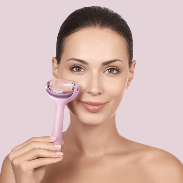 Ролер для голкової мезотерапії обличчя та тіла GESKE MicroNeedle Face&Body Roller 9в1 pink HB0213 фото